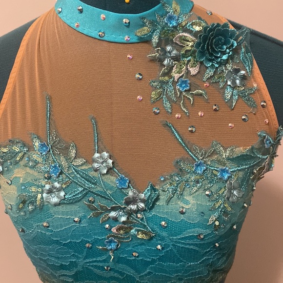 Beautiful Custom Lyrical. - Picture 4 of 5